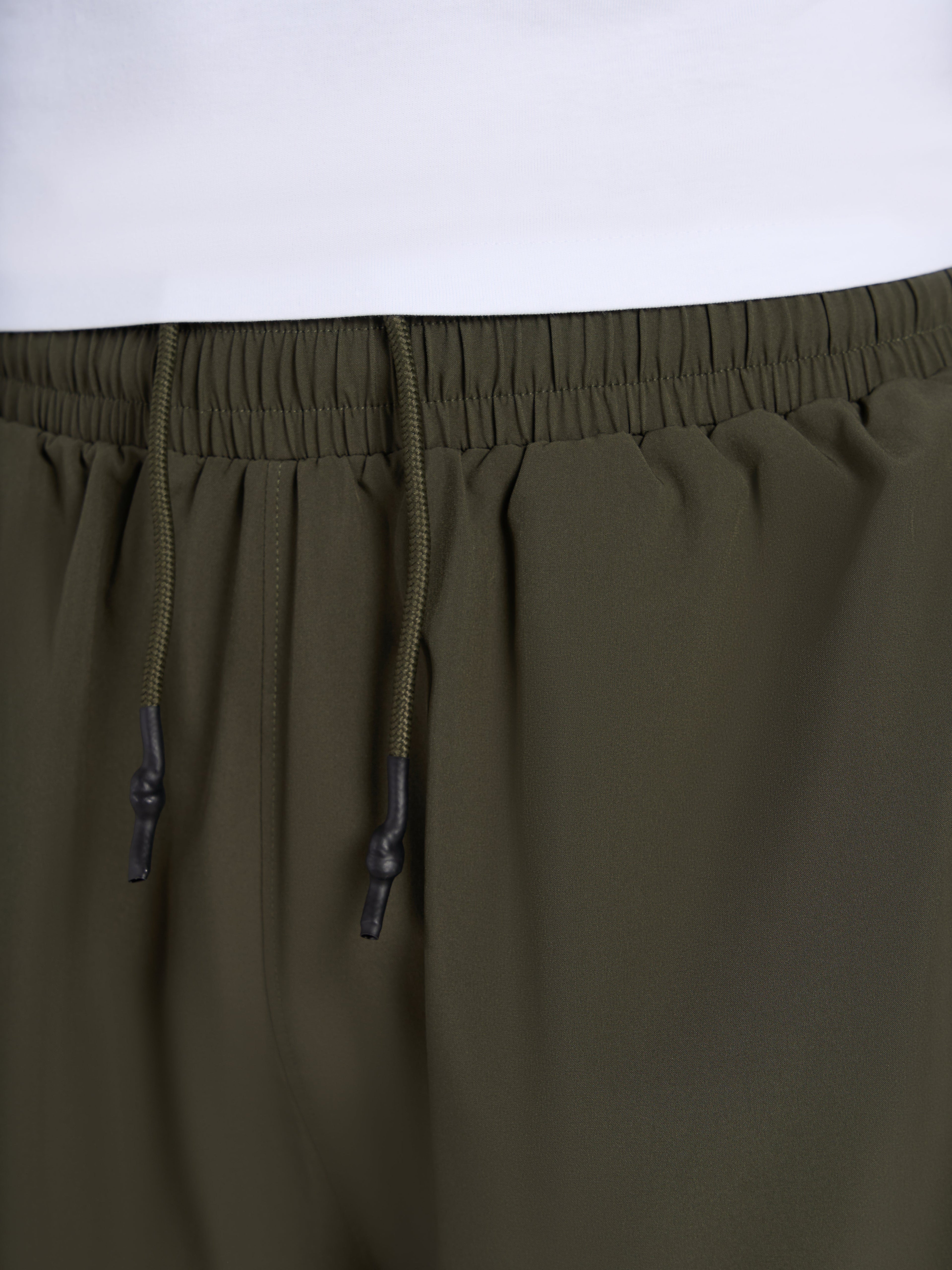 Confidence V2 Tech Shorts - Army/White