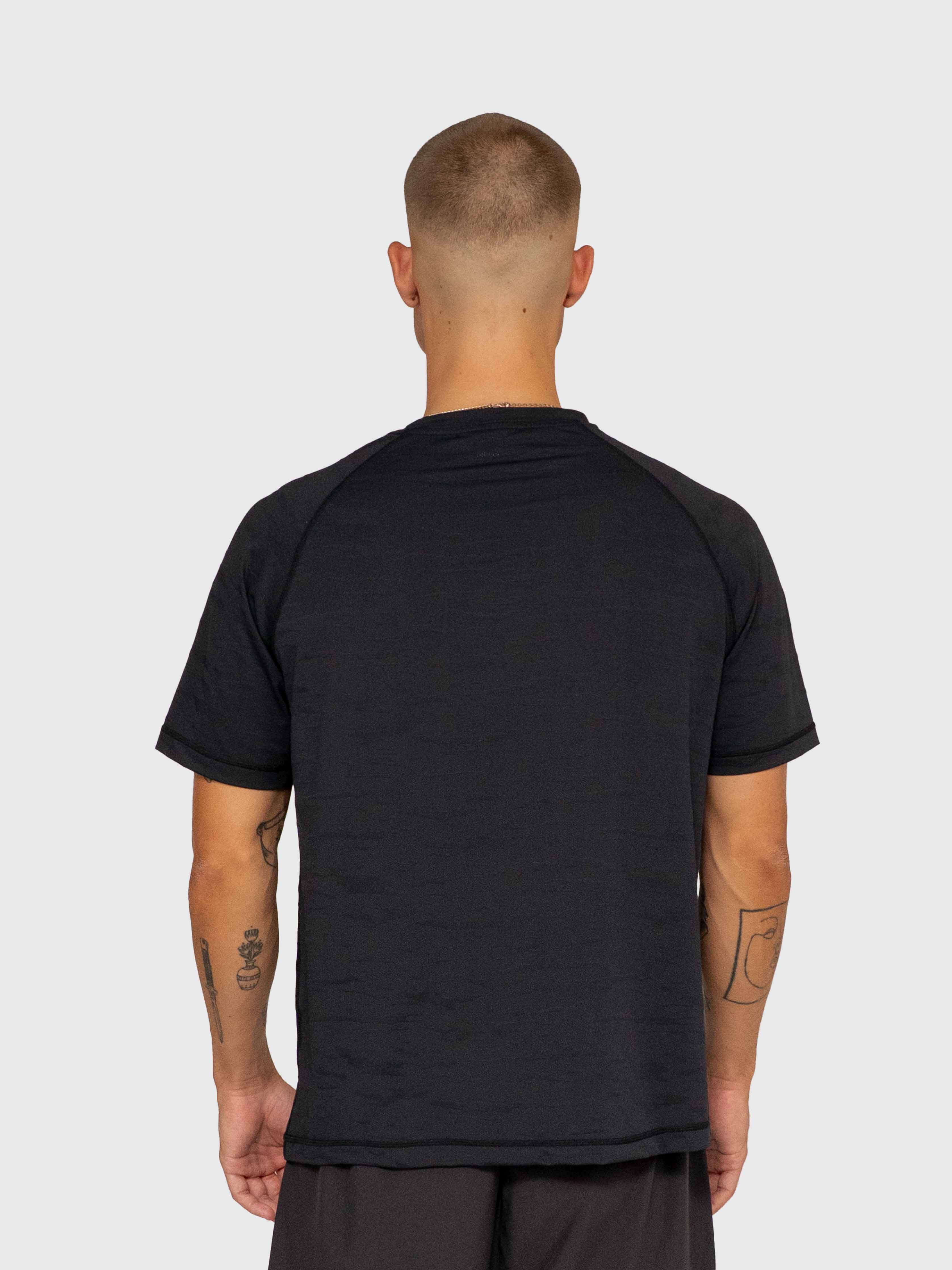 Flow Active Tee - Black/Pink