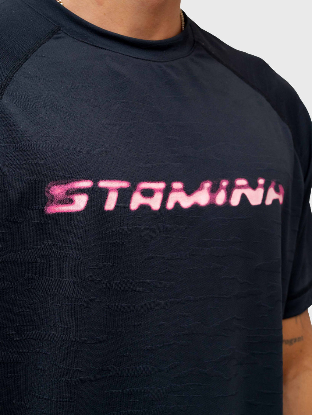 Flow Active Tee - Black/Pink