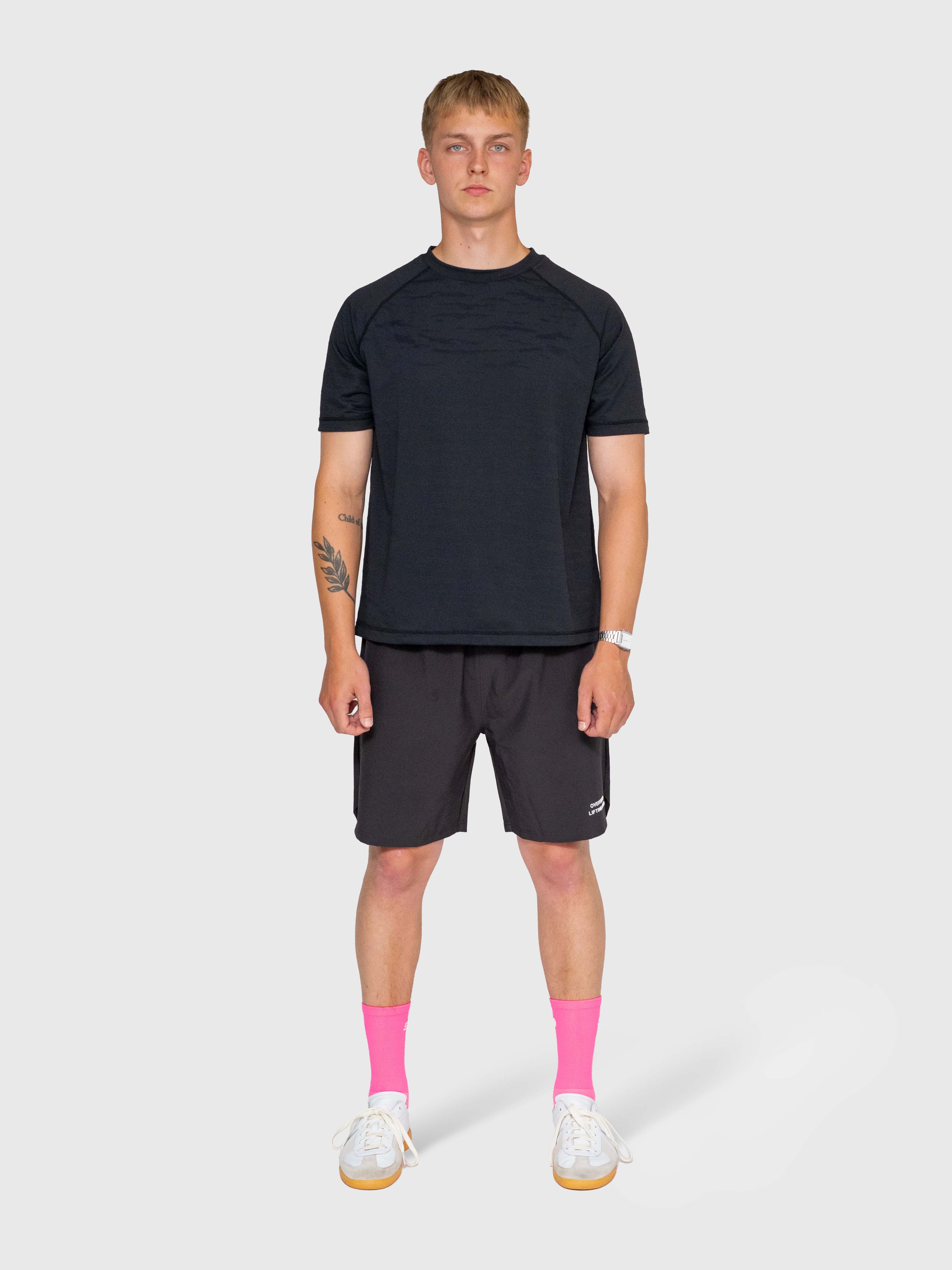 Logo Active Tee - Black/Pink